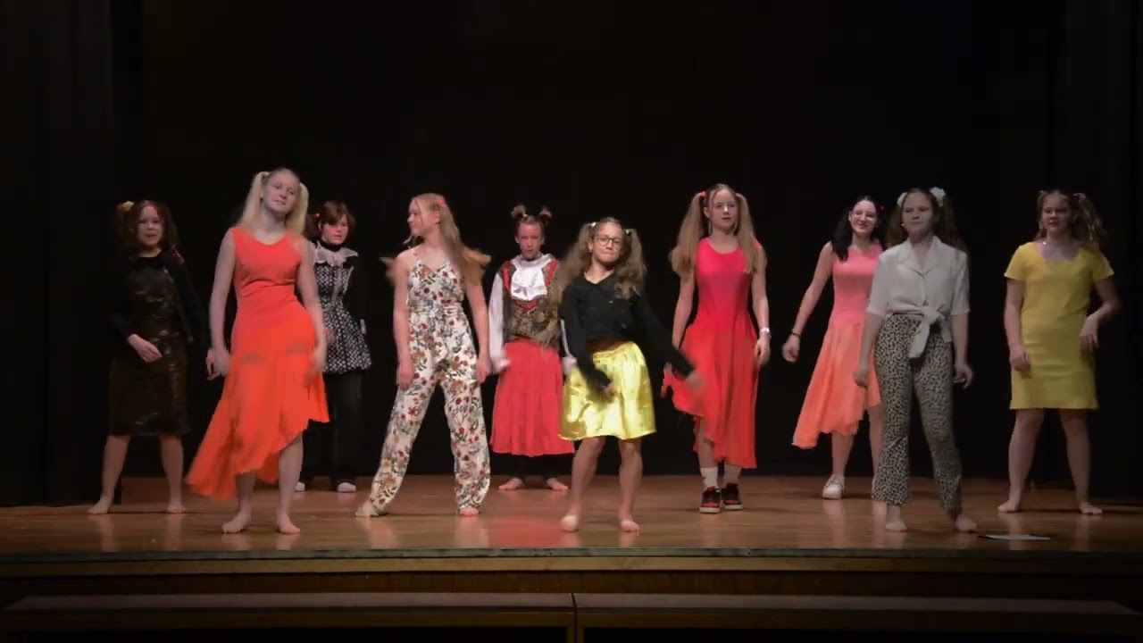 6.B ft. ABBA - Dancing Queen