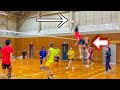 【バレーボール】飛び過ぎて腰がみんなの頭の上にあるｗ