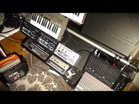 Triplet Acid jam (RE-303, TT-303, TR-606, SH-101)