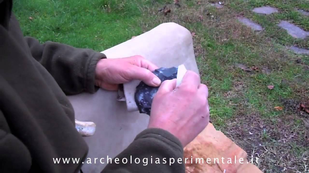 Scheggiatura della selce - Foliato 1/2, 2012 - Flintkapping - Archeologia Sperimentale