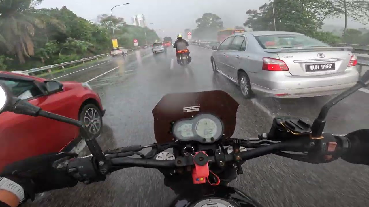 Layan Hujan Bangi Nilai with Leoncino 500 in 4K