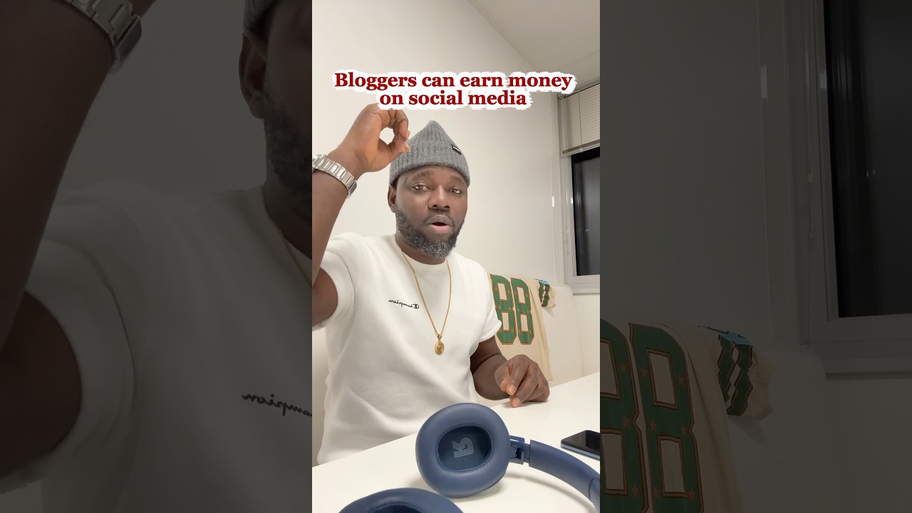 Bloggers can earn money on social media