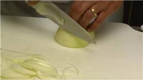 Food Cutting & Slicing : How to Thinly Slice an Onion