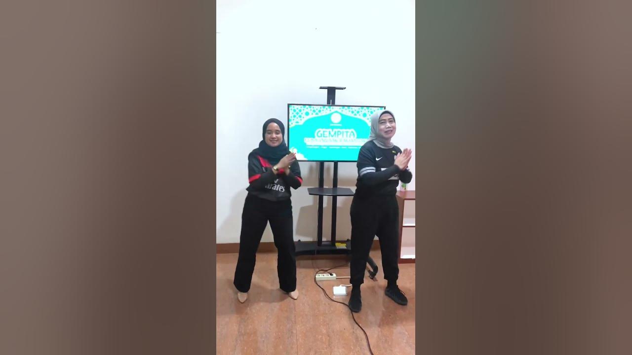 Dendang Salam Lebaraan Ria Busana