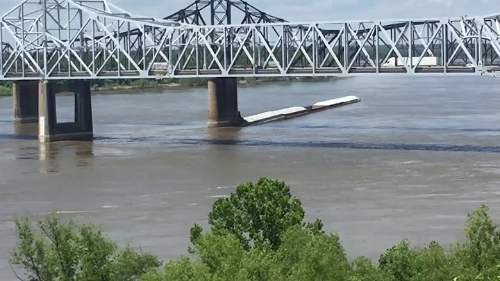 MV Jeffrey hits bridges