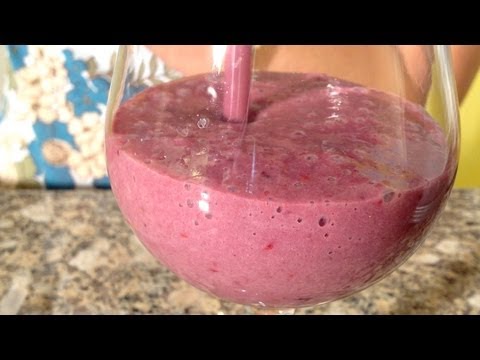 Strawberry Blackberry Smoothie-How To Make A Strawberry Blackberry Yogurt Smoothie-Fruit Smoothie