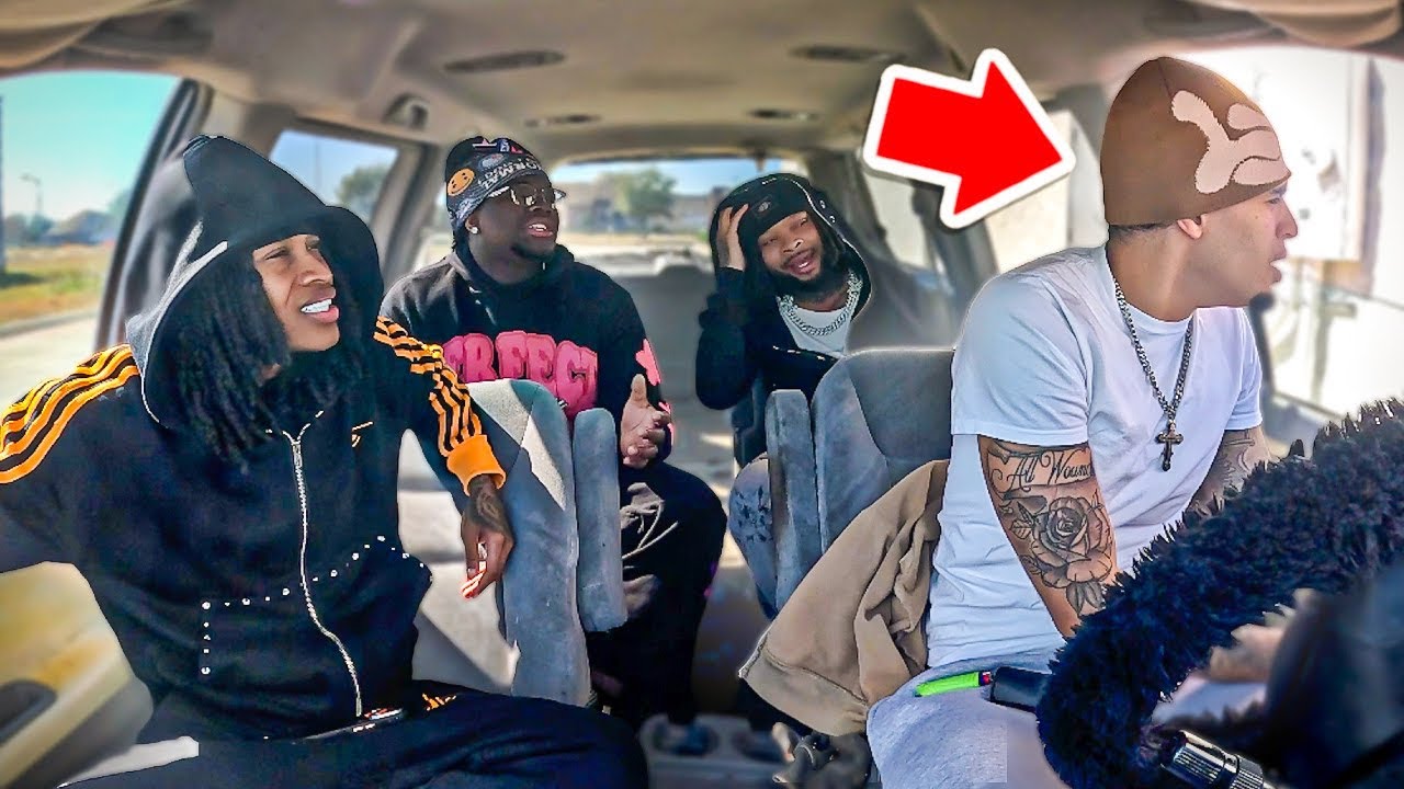 Выдыхаем дым от сигарет Za 🍃 прямо в лицо работнику автокассы, а в машине вся компания...