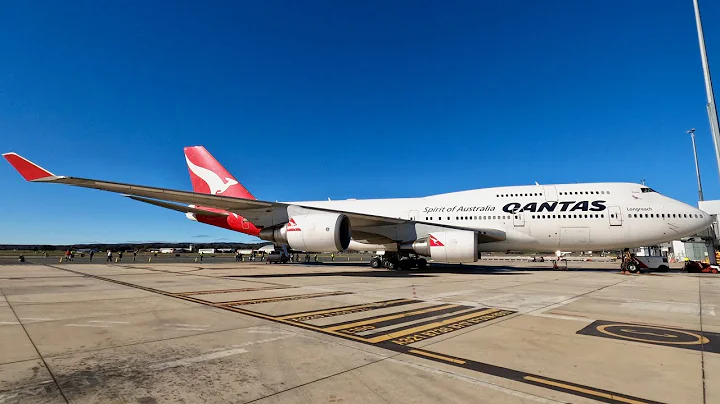Final takeoff onboard the Qantas Boeing 747-400 ER at Canberra Airport (4K fixed)