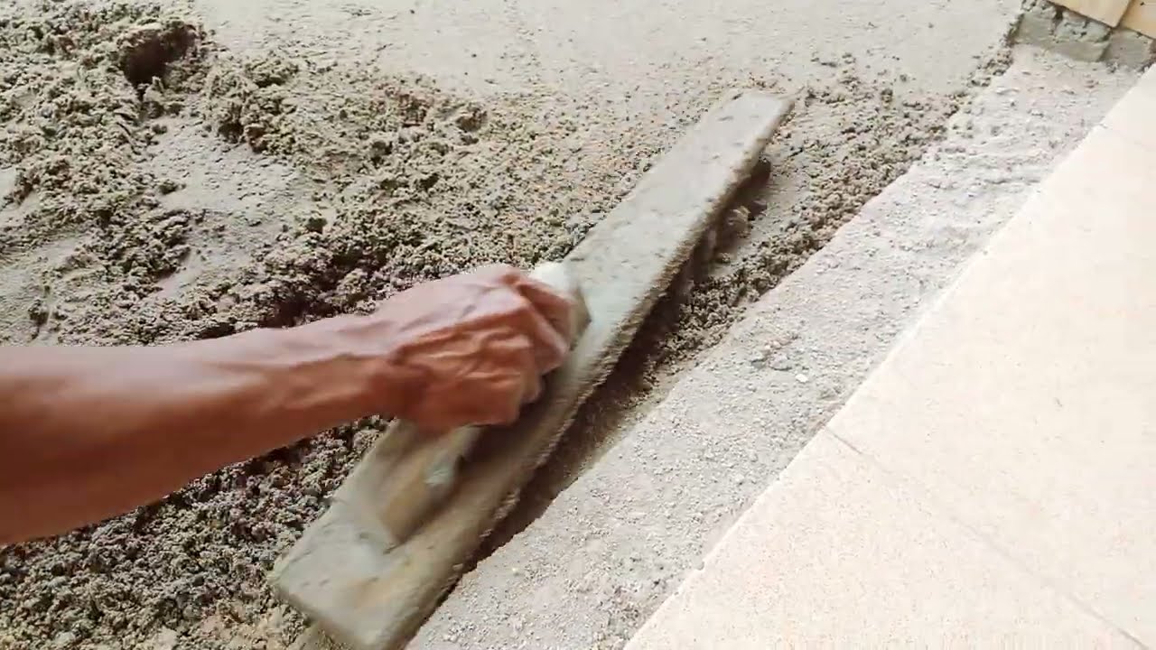 Proses mistar lantai unik dengan metode bahan adukan semen kering,hasil nya luar biasa mantap