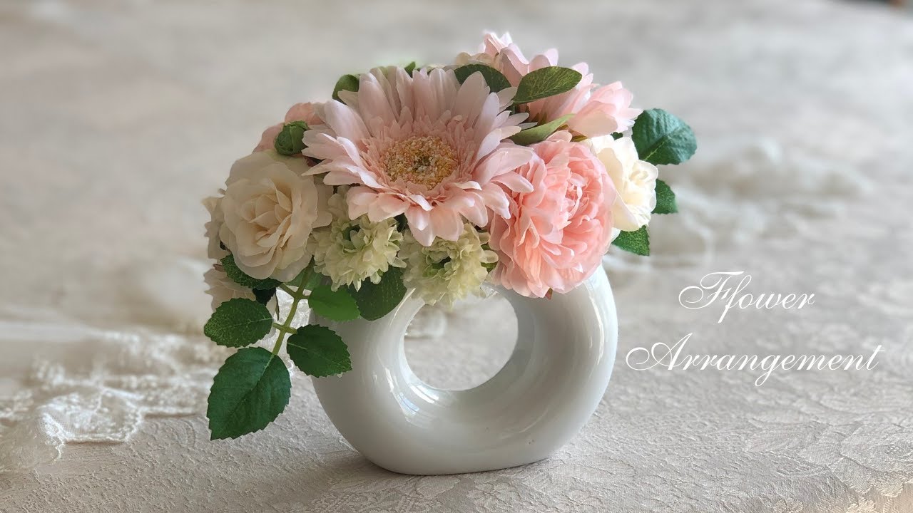 100均造花 変形花器のアレンジメント 花材費1 000円 Youtube