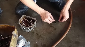 SYM JET POWER 125 Cylinder head repair