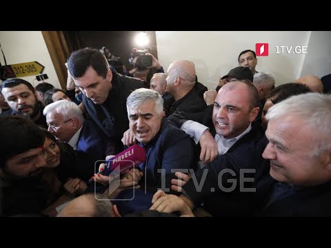 ხმაური და დაპირისპირება საკომიტეტო განხილვაზე