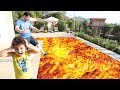 Yusuf ve Babası Lavlardan Kaçıyor! the floor is lava into pool