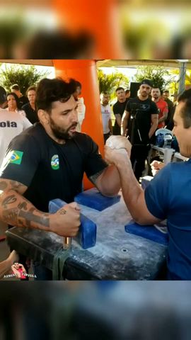 Arnold toproll Arm Wrestling