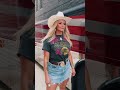 She’s from Texas I can tell…by the fringe 🩵🤠 #countrymusic #mirandalambert #ellalangley