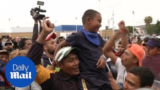First members of migrant 'caravan' enter US seeking asylum - Daily Mail