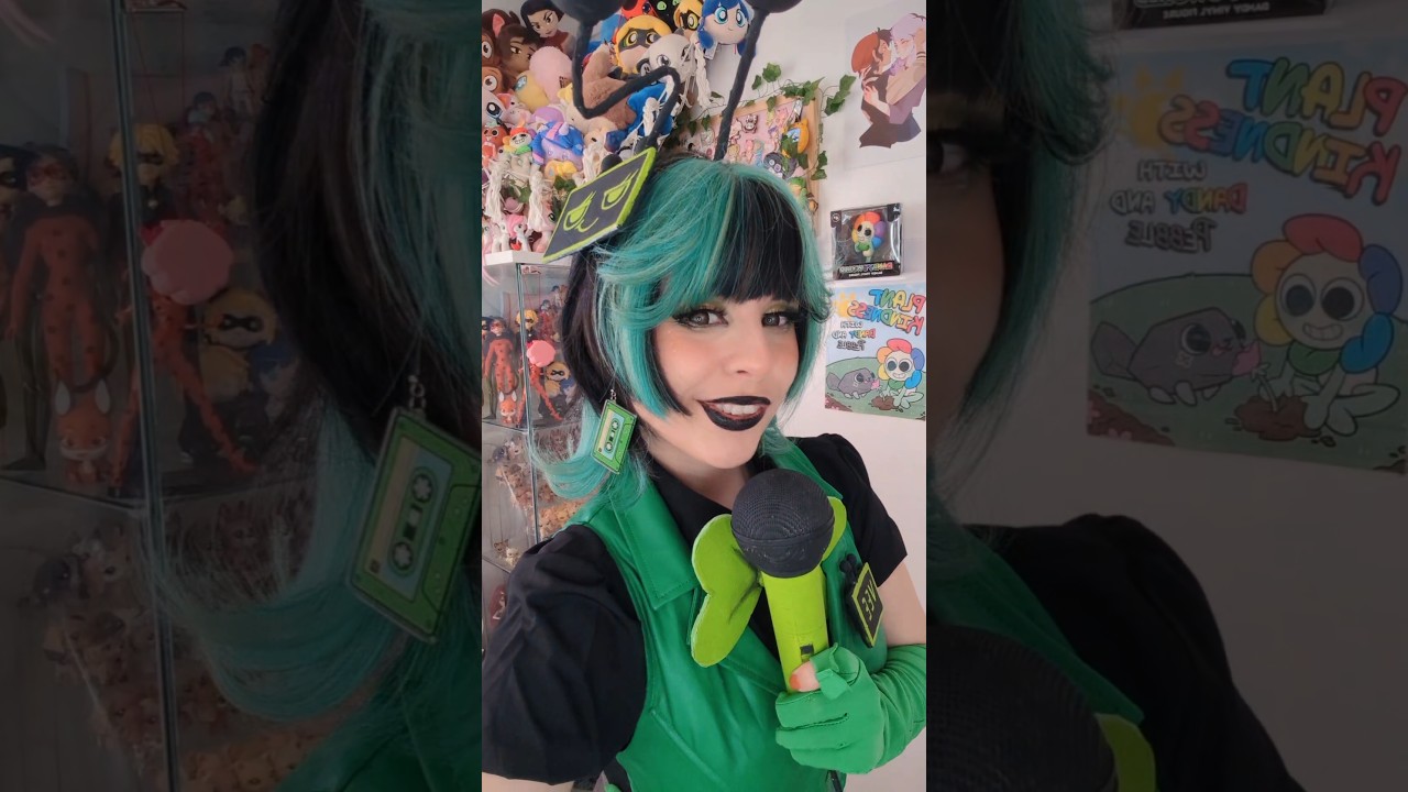 Vee LOVES katseye #dandysworld #cosplay #comiccon #roblox #vee #dandy #cosplaylife