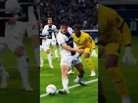 Wall at the back. Threat up front 🧱⚽ #shorts Wall at the back. Threat up front 🧱⚽ #shorts Thumbnail