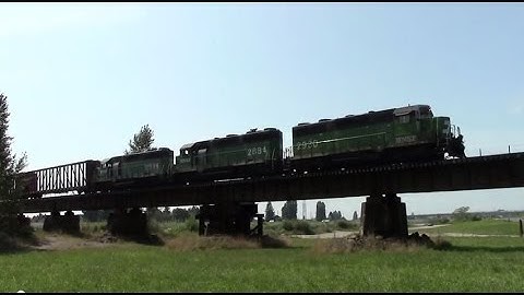 Solid BN Green Power Leads BNSF Manifest at Burlington, WA