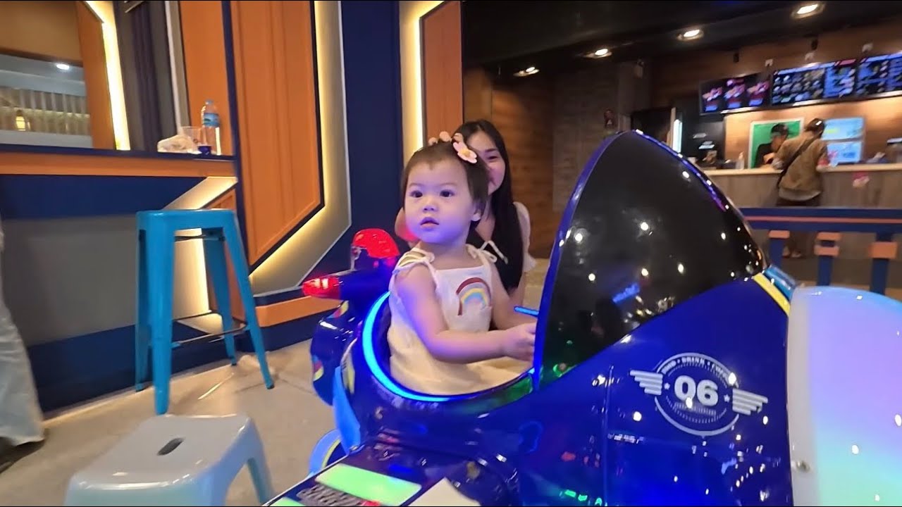 တန်ဆောင်မုန်း လပြည့်နေ့ တုန်တုန်လေး လည်လည်ထွက်..😍🥰