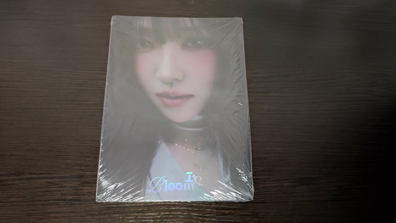 Распаковка альбома YUJU / Unboxing YUJU 3rd Mini Album 'In Bloom'