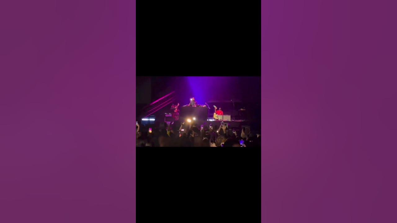 Wild moment DJ Tunez played Davido’s song at Wizkid’s show in Ziggo Dome, Amsterdam