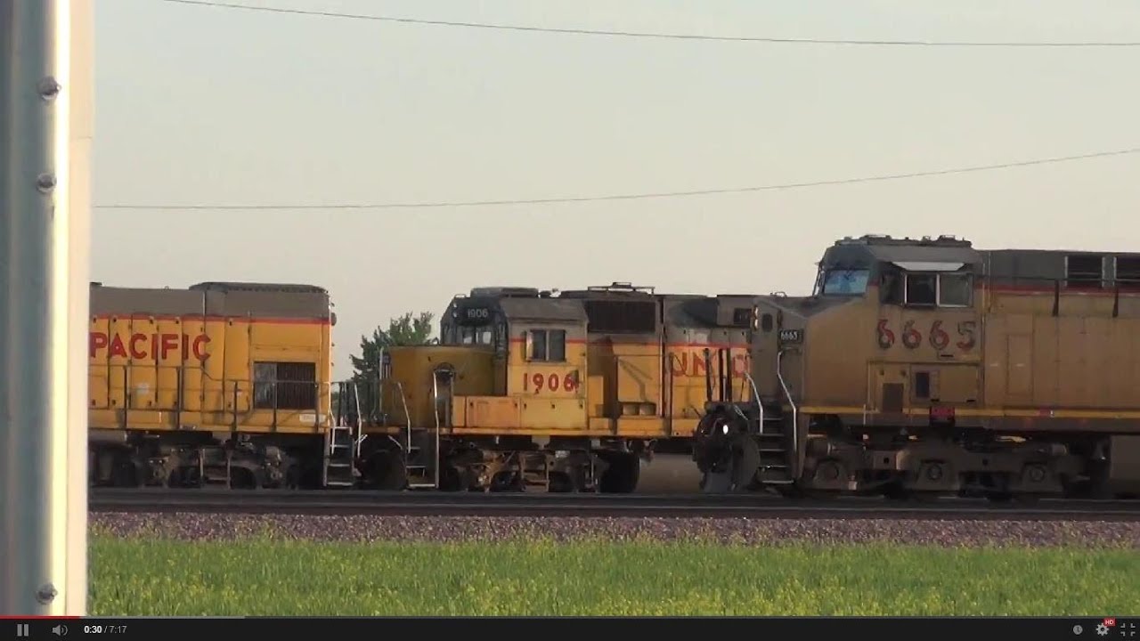 Union Pacific meet at the "Hard Road" crossing, Boone, Iowa Yards YouTube