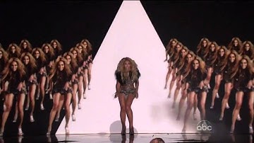 Beyoncé performs 