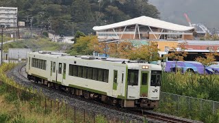 女川駅を発車するキハ110系