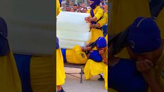 👉Hathode Se Barf Tod Di 😳Singh Ne Sabko Shock Kar Dia 🔥 #shorts #gatka #khalsa #nihang #sikh