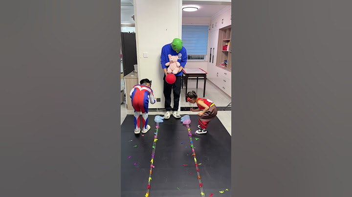 奥特曼PK哪吒，扎气球挑战谁更厉害呢！#萌娃#亲子#搞笑#游戏 #funny #funnygame