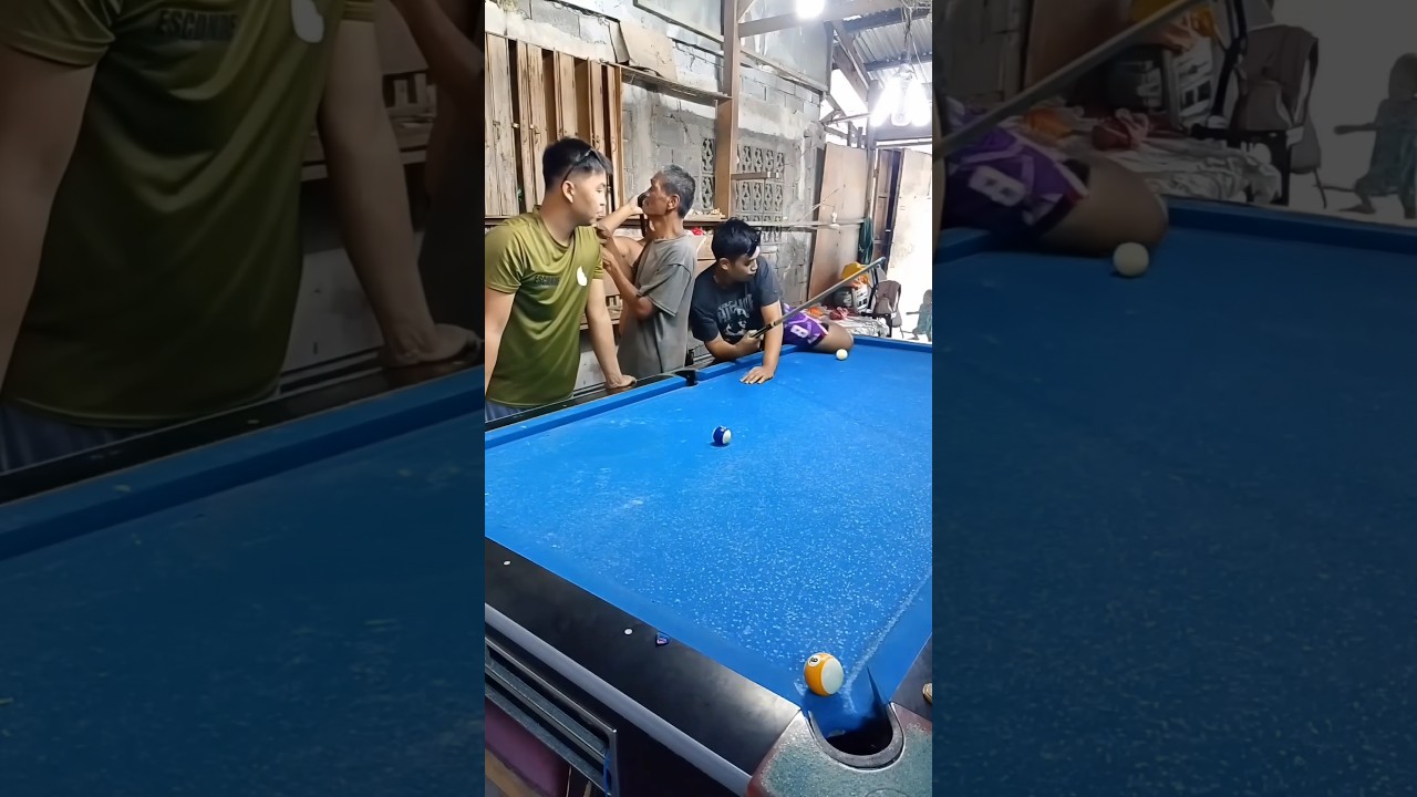 He kicked the ball with a knee shot 🎱#vairalvideo #billiards #funny #comedy