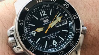Men's SEIKO 5 Sports Automatic 200M Day Date - 7S36-01E0 - Diver Black Watch - How it works!