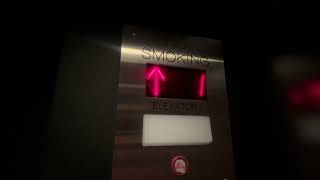 Unknown Hydraulic Elevator Zara, Mall Of America, Bloomington Mn