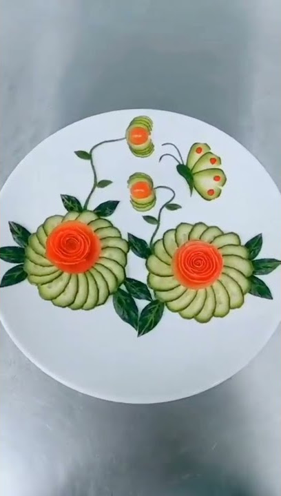ide kreatif sayuran nasi goreng,timun dan tomat.