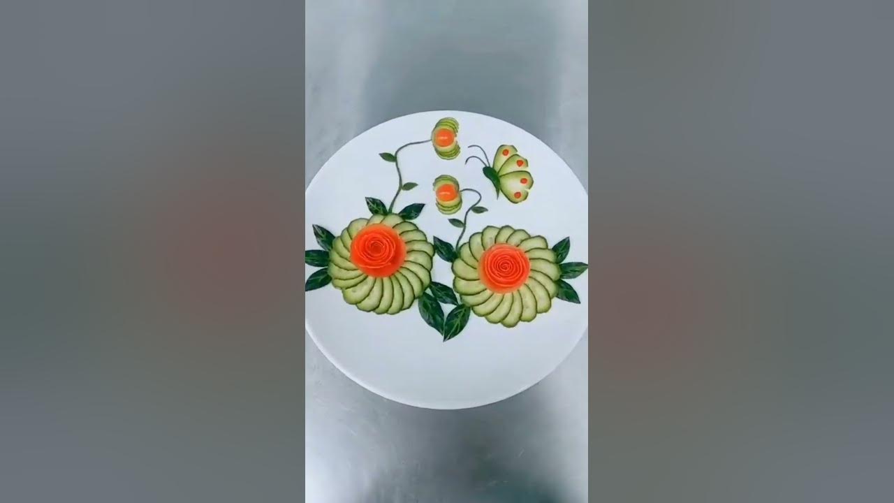 ide kreatif sayuran nasi goreng,timun dan tomat.