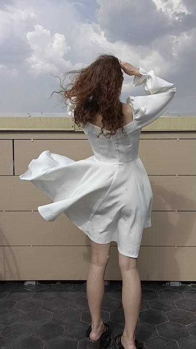 Windy weather ✨ flying dress