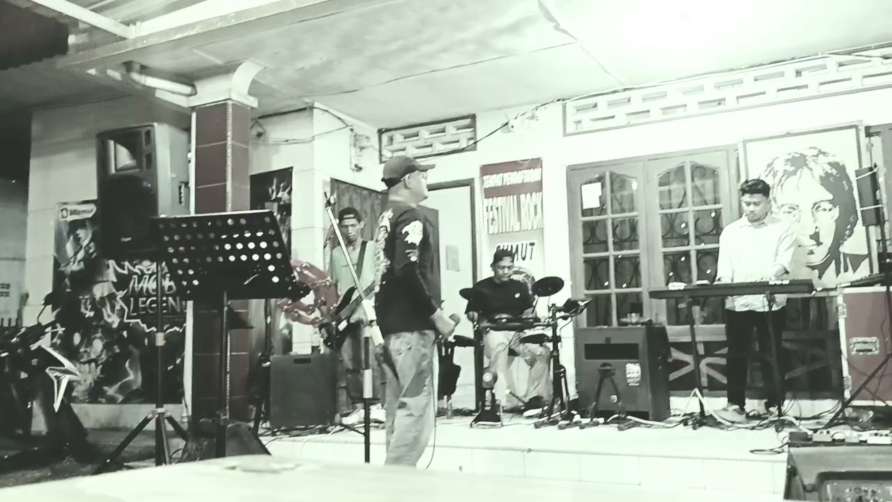 Cover lagu naff yang tak pernah bisa mencintaimu 