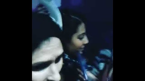 وصول ام ابتسام للمطار لإستقبال ابنتها - #IbtissamTiskat