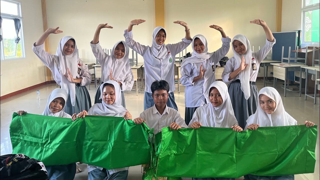 Tari Kolaborasi Dayak Melayu Sanggar Tari Nadia Janjua MAN Melawi