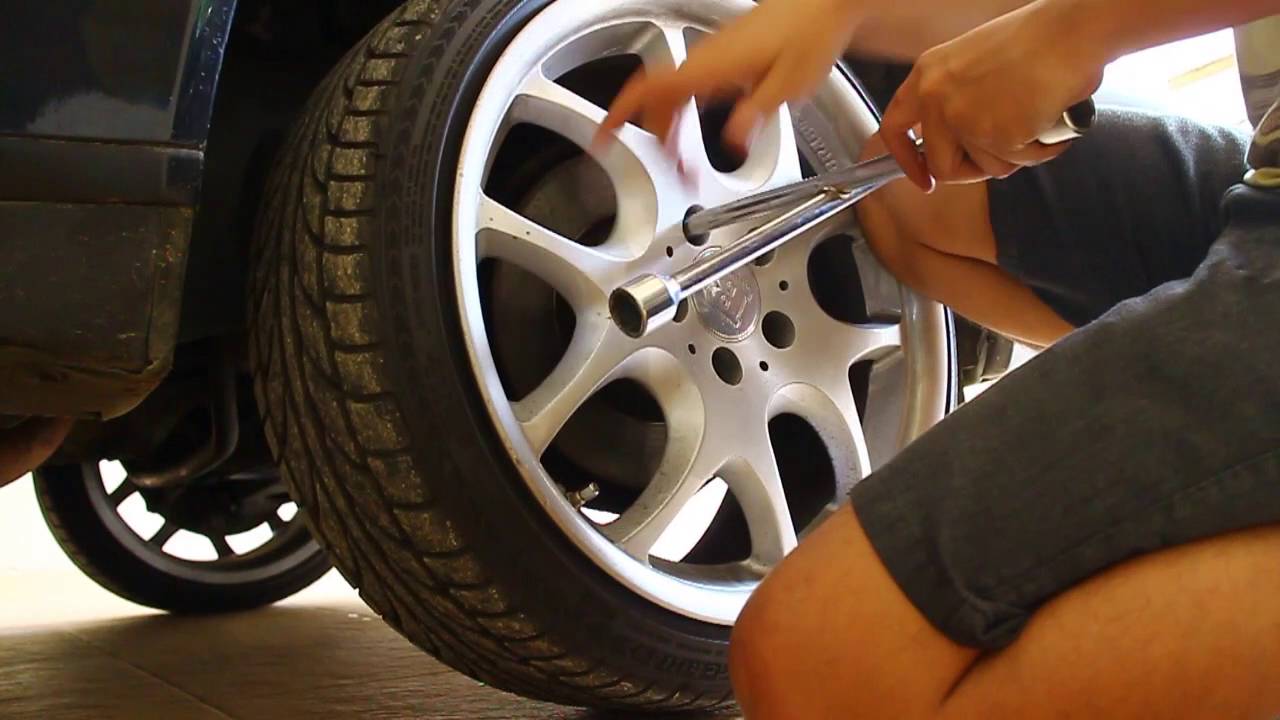 [W210] How to fix broken wheel hub tap (indonesia) (EngSUB) - YouTube