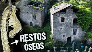 REMOTO Pueblo con CUERPOS Colgando Dentro de Casas | España 🇪🇸