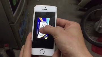 Magic / Ảo thuật lấy dao cạo từ trong iphone.