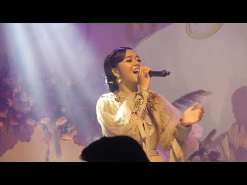 Qian Shou 牵手 - Putri Ayu ( Cover)