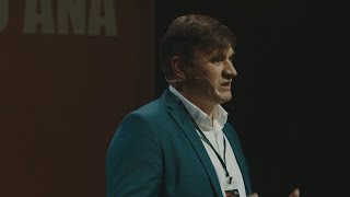 Intervenție în comunități vulnerabile | Ovidiu Ana | TEDxQuestfield Intl College Youth