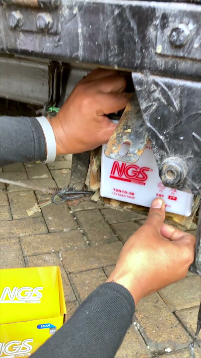 Proses Ganti Aki Motor Niaga Roda Tiga Menggunakan Aki NGS 12N10 | Jago Aki