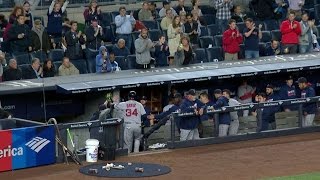 BOS@NYY: Yankees fans applaud Ortiz as he exits game