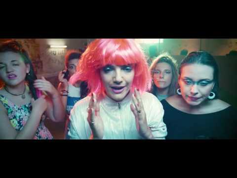 Playa Cuberris - Luces de Neón (PREMIO SIMÓN 2017 al mejor videoclip)