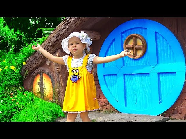 Diana Pretend Play in the Amusement Park! Family Fun Adventures with Kids Diana Show class=