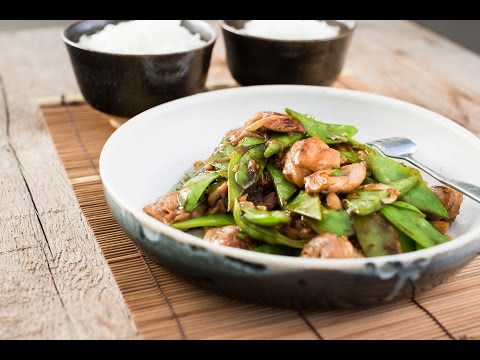 Wok-fried Chicken with Snow Peas and Oyster Sauce | Recipe | Wok Cooking | ASKO Volcano Wok Burner